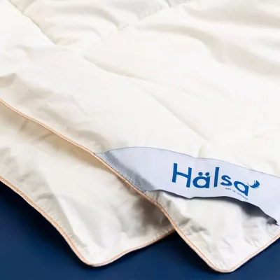 Avustralya yünü yorgan. %100 Doğal pamuk kumaş. Hälsa uyku sanatı şimdi Ev Tekstilinde sağlıklı uyku ürünlerini sunuyor. Dört mevsim kullanım.
