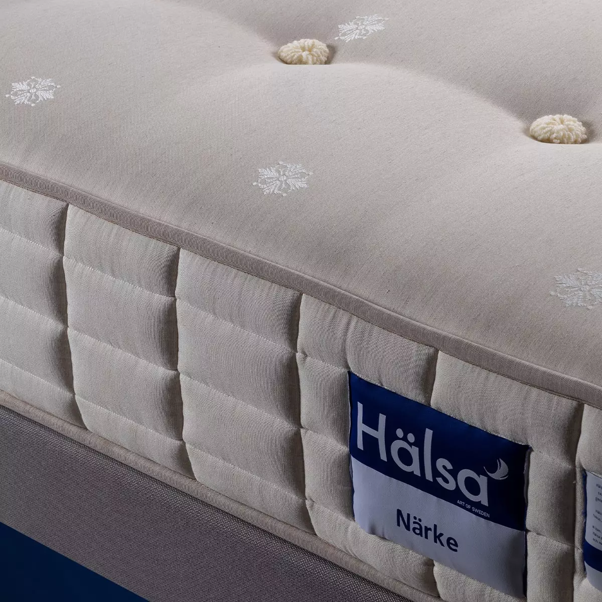 Hälsa Närke Yatak | At Kılı El Ustalığı Ponponlu Özel Tasarım Yatak Odası doğal yatak