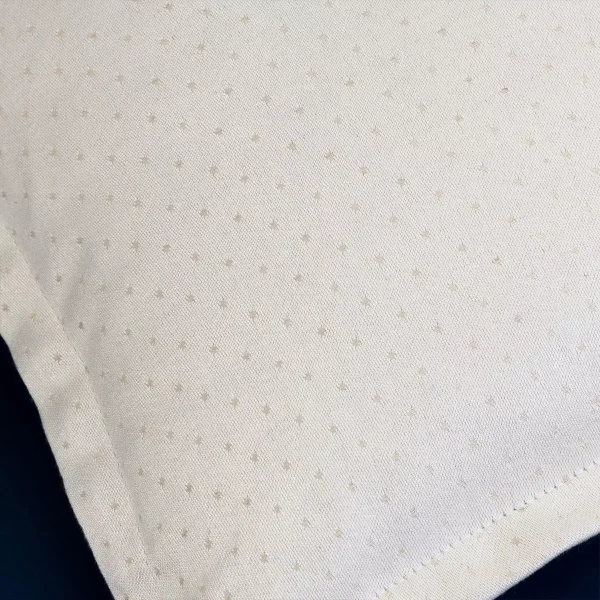 Keten ve pamuk karışımı dolgu. Keten lifli pamuk kumaş. Hälsa uyku sanatı şimdi Ev Tekstilinde sağlıklı uyku ürünlerini sunuyor. Dört mevsim kullanım.