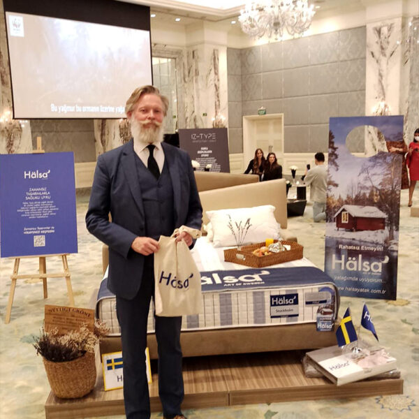 Peter Ericson İsveç Başkonsolosu, House Beautiful Türkiye tarafından düzenlenen Sofralar 2021 Etkinliğinde.